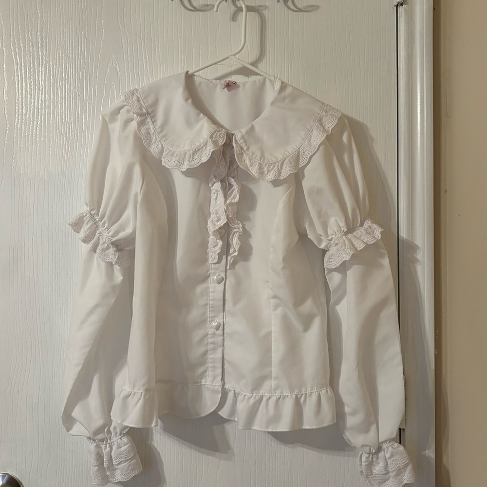 Cute Frilly Lolita Blouse with Detachable Sleeves